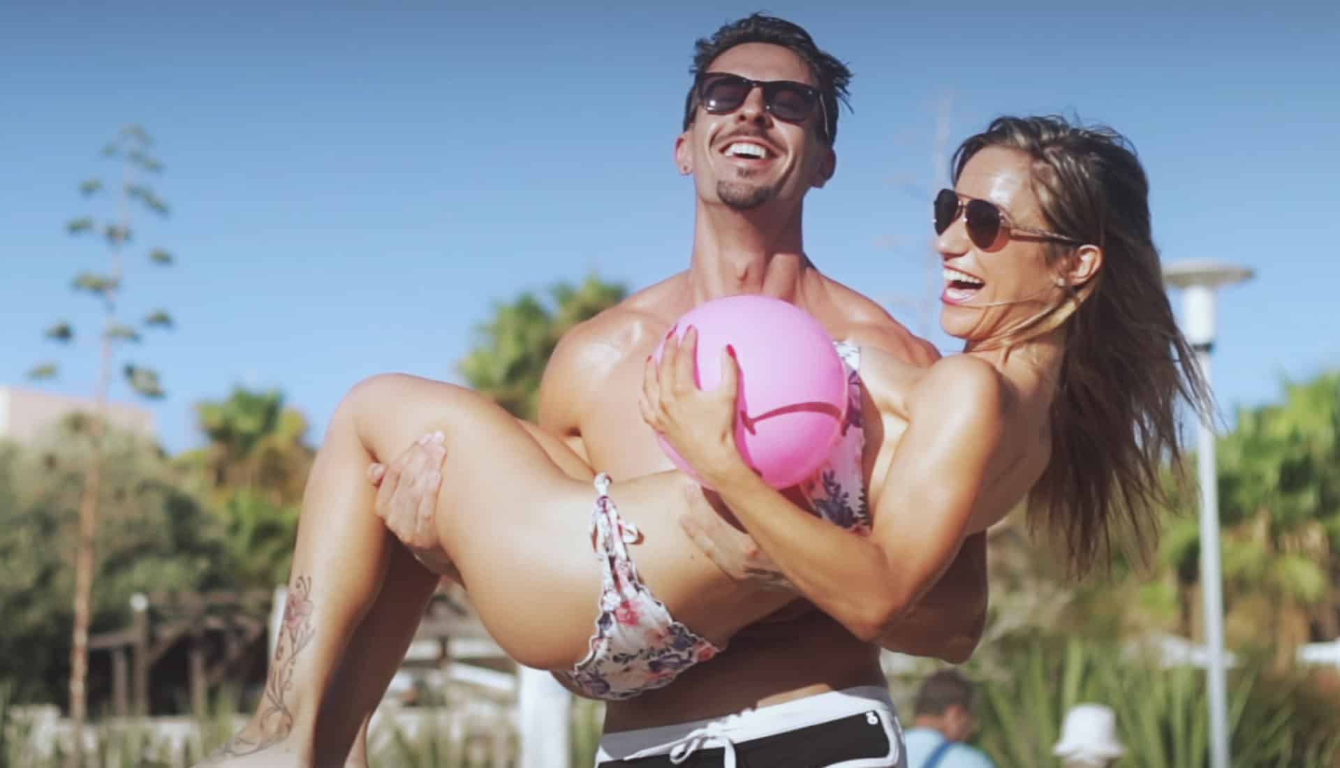 Addicted to you Video Screenshot (hover)